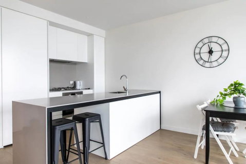 Modern 1 Bedroom Apartment With Rooftop Terrace And Spa - Whitsundays Accommodation 3