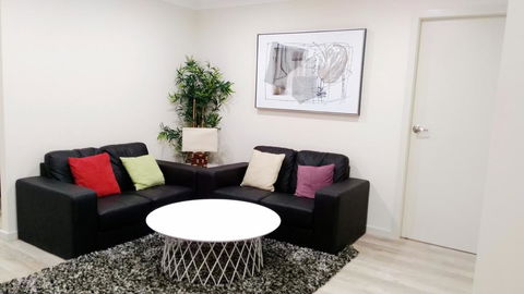 Modern 4-Bedroom House On Cunningham Near Singleton CBD Hunter Valley - Whitsundays Accommodation 1