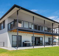 Moments on the Water - Whitsundays Accommodation