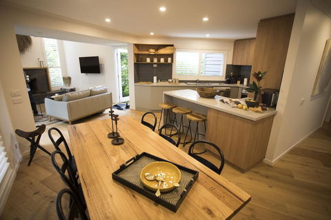 MONREPOS - Whitsundays Accommodation 2