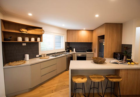 MONREPOS - Whitsundays Accommodation 0