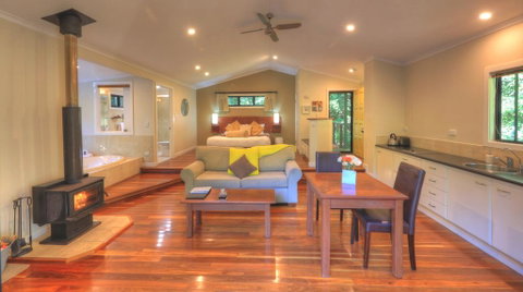 Montague's Of Montville - Whitsundays Accommodation 0