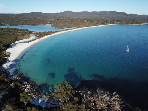 Monterey Bay Of Fires - Whitsundays Accommodation 1