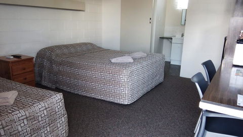 Monto Colonial Motor Inn - Whitsundays Accommodation 0