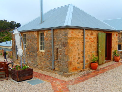Morialta Barns - Whitsundays Accommodation 0
