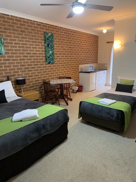 Motel Views Yackandandah - Whitsundays Accommodation 1