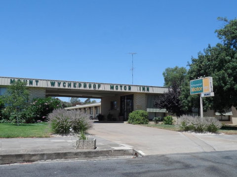 Mount Wycheproof Motor Inn - Whitsundays Accommodation 0