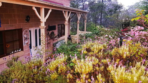 Mountain Escape - Whitsundays Accommodation 1