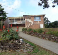 Mountain View Beach House - Whitsundays Accommodation