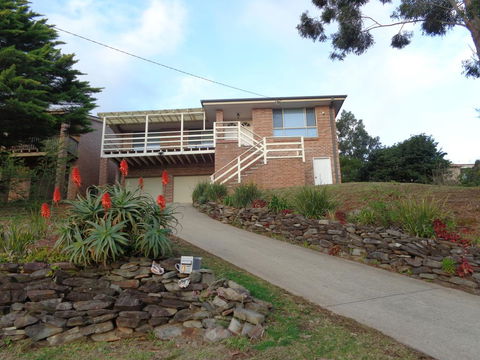 Mountain View Beach House - Whitsundays Accommodation 0