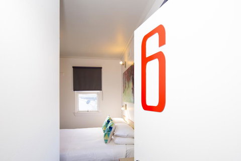 Mowbray Hotel - Whitsundays Accommodation 2