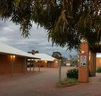 Mud Hut Motel - Whitsundays Accommodation