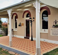 Must Love Dogs BB  Self Contained Cottage - Whitsundays Accommodation
