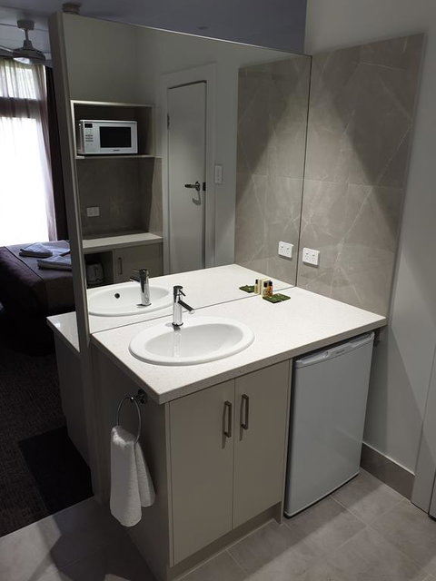 Naracoorte Hotel Motel - Whitsundays Accommodation 1