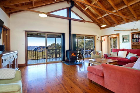 Narrow Neck Lodge - Whitsundays Accommodation 1