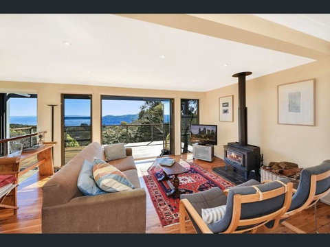 Narrow Neck Views - Whitsundays Accommodation 1