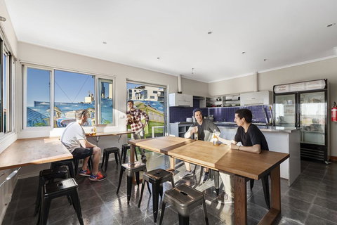 Nate's Place Backpackers Melbourne - Whitsundays Accommodation 2