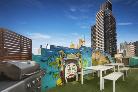 Nate's Place Backpackers Melbourne - Whitsundays Accommodation 1