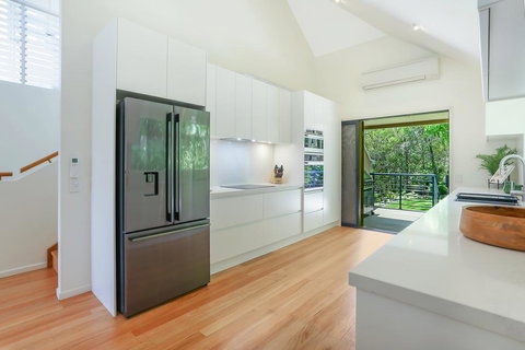 Naturally Majestic, Noosa Heads - Whitsundays Accommodation 2