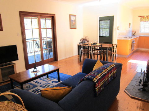 Neds Cabin - Whitsundays Accommodation 3