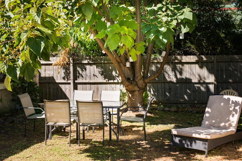 Neds Other Beds - Whitsundays Accommodation 1