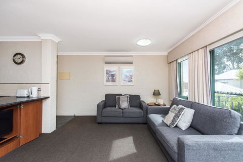 Subiaco Village 20 - Whitsundays Accommodation 4
