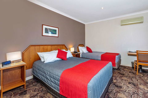 Quality Hotel Bayswater - Whitsundays Accommodation 12