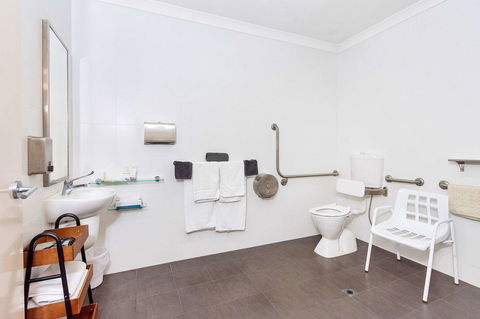 Quality Hotel Bayswater - Whitsundays Accommodation 14