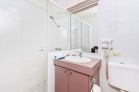 Quality Hotel Bayswater - Whitsundays Accommodation 19