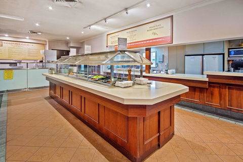 Quality Hotel Bayswater - Whitsundays Accommodation 17