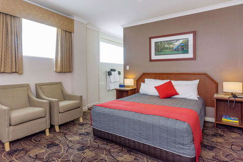 Quality Hotel Bayswater - Whitsundays Accommodation 10