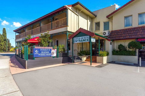 Quality Hotel Bayswater - Whitsundays Accommodation 0