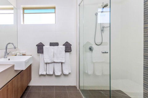 Quality Hotel Bayswater - Whitsundays Accommodation 26