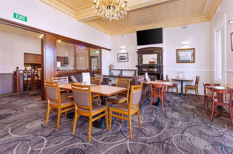 Quality Hotel Bayswater - Whitsundays Accommodation 16