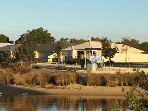 Lakeside Views - Whitsundays Accommodation 14