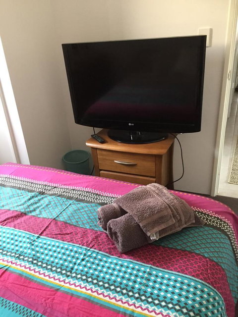 Lakeside Views - Whitsundays Accommodation 1