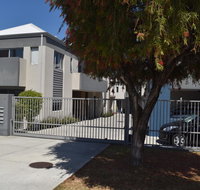 Central Executive Townhouse - Whitsundays Accommodation