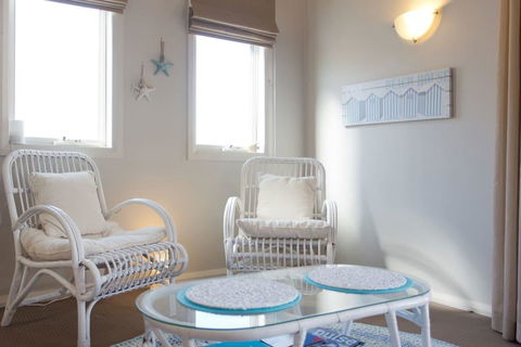 Fremantle Local Beach Studio - Whitsundays Accommodation 15
