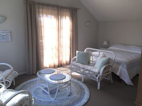 Fremantle Local Beach Studio - Whitsundays Accommodation 25