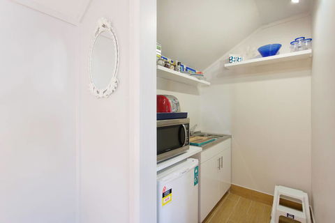Fremantle Local Beach Studio - Whitsundays Accommodation 18