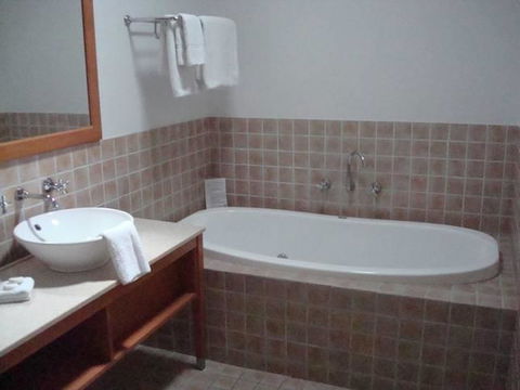 Presidential Bungalow - Whitsundays Accommodation 3