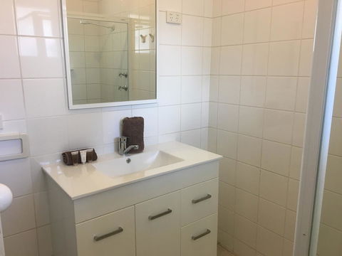 Esperance Central Accommodation - Whitsundays Accommodation 10