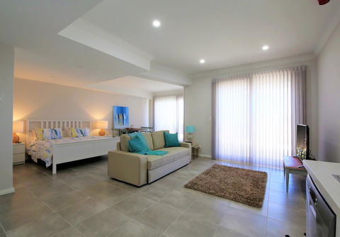 Studio Style Mindarie Marina - Whitsundays Accommodation 4