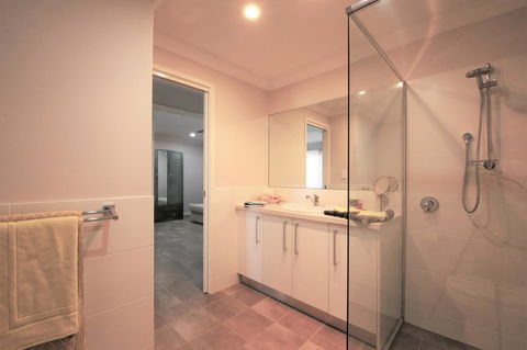 Studio Style Mindarie Marina - Whitsundays Accommodation 6