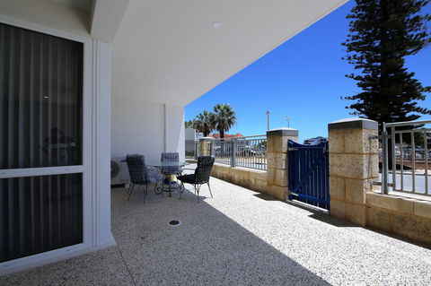Studio Style Mindarie Marina - Whitsundays Accommodation 12