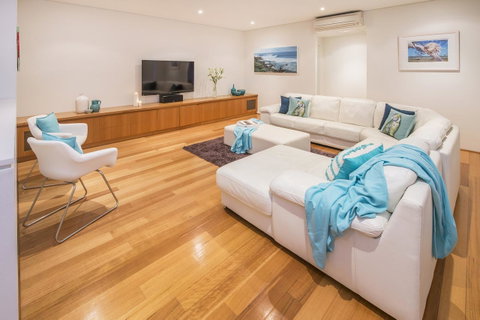 Calm Waters - Whitsundays Accommodation 22
