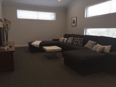 The Pool House - Fremantle - Whitsundays Accommodation 3
