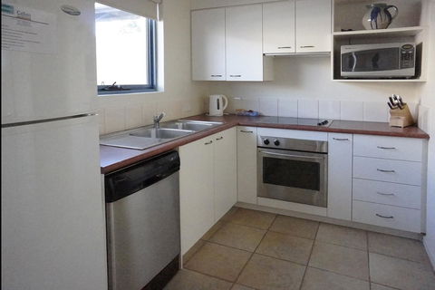 South Beach 49 - Whitsundays Accommodation 2