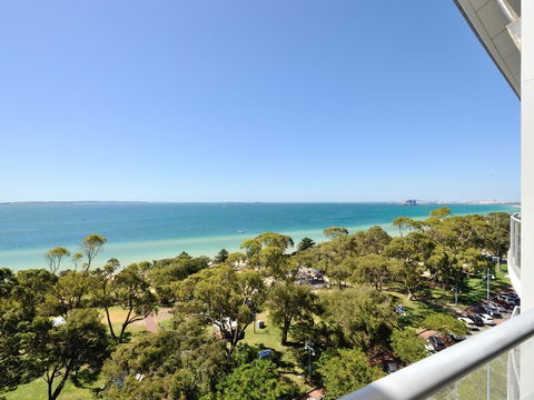 Nautilus By Rockingham Apartments - Whitsundays Accommodation 0