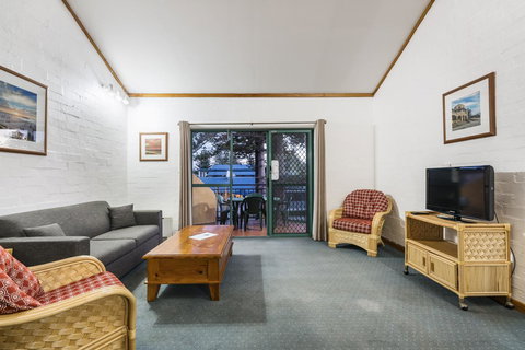 Cottesloe Beach Chalets - Whitsundays Accommodation 33